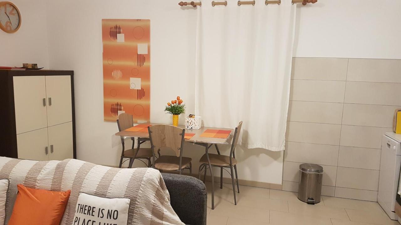 Apartment Orange Brist 普拉 外观 照片