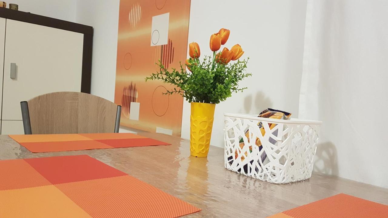Apartment Orange Brist 普拉 外观 照片