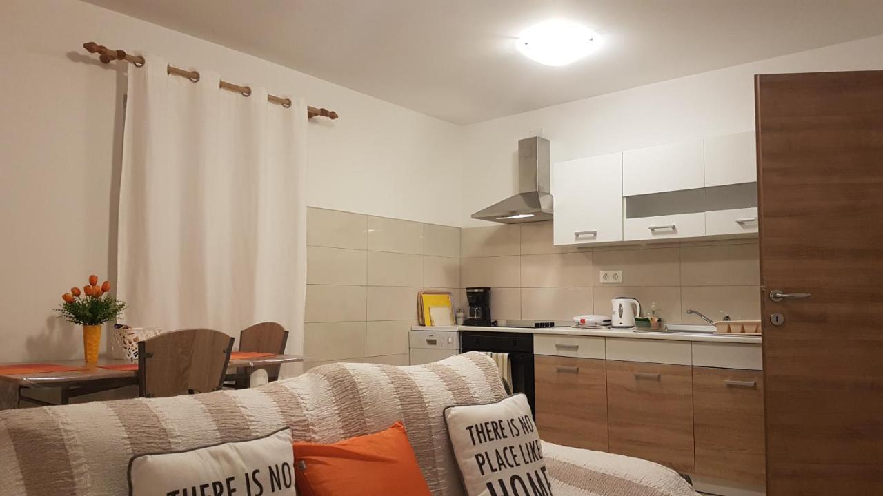 Apartment Orange Brist 普拉 外观 照片